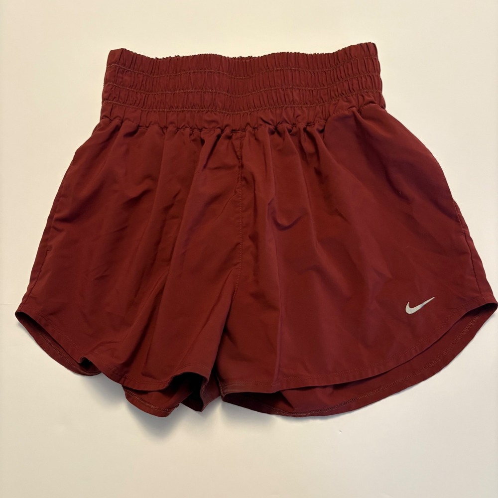 Nike Dri-FIT Shorts Women Large Burgundy Smocked High Waist Running Pockets